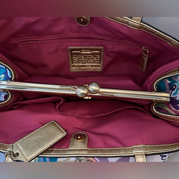 Authentic Coach Multi-Color Purse! LIKE NEW - Picture 10 of 11